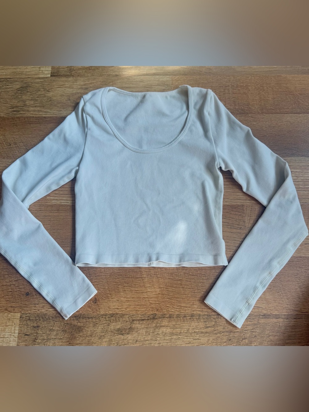 Womens s oqq long sleeve crop top. Cream.